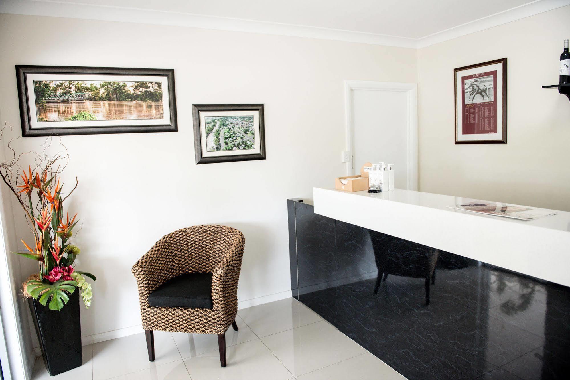 Pioneer Motel Goondiwindi Bagian luar foto