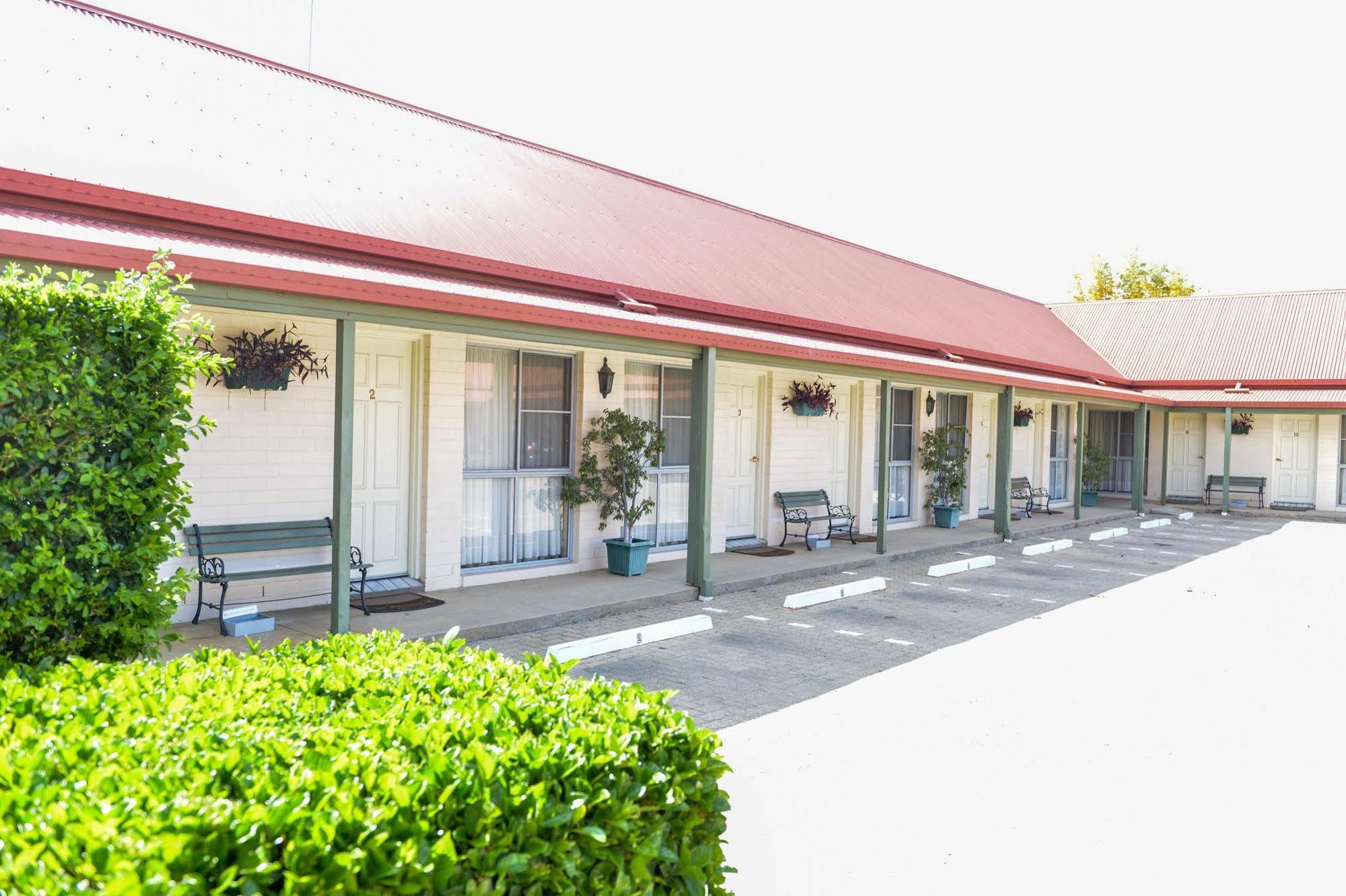 Pioneer Motel Goondiwindi Bagian luar foto
