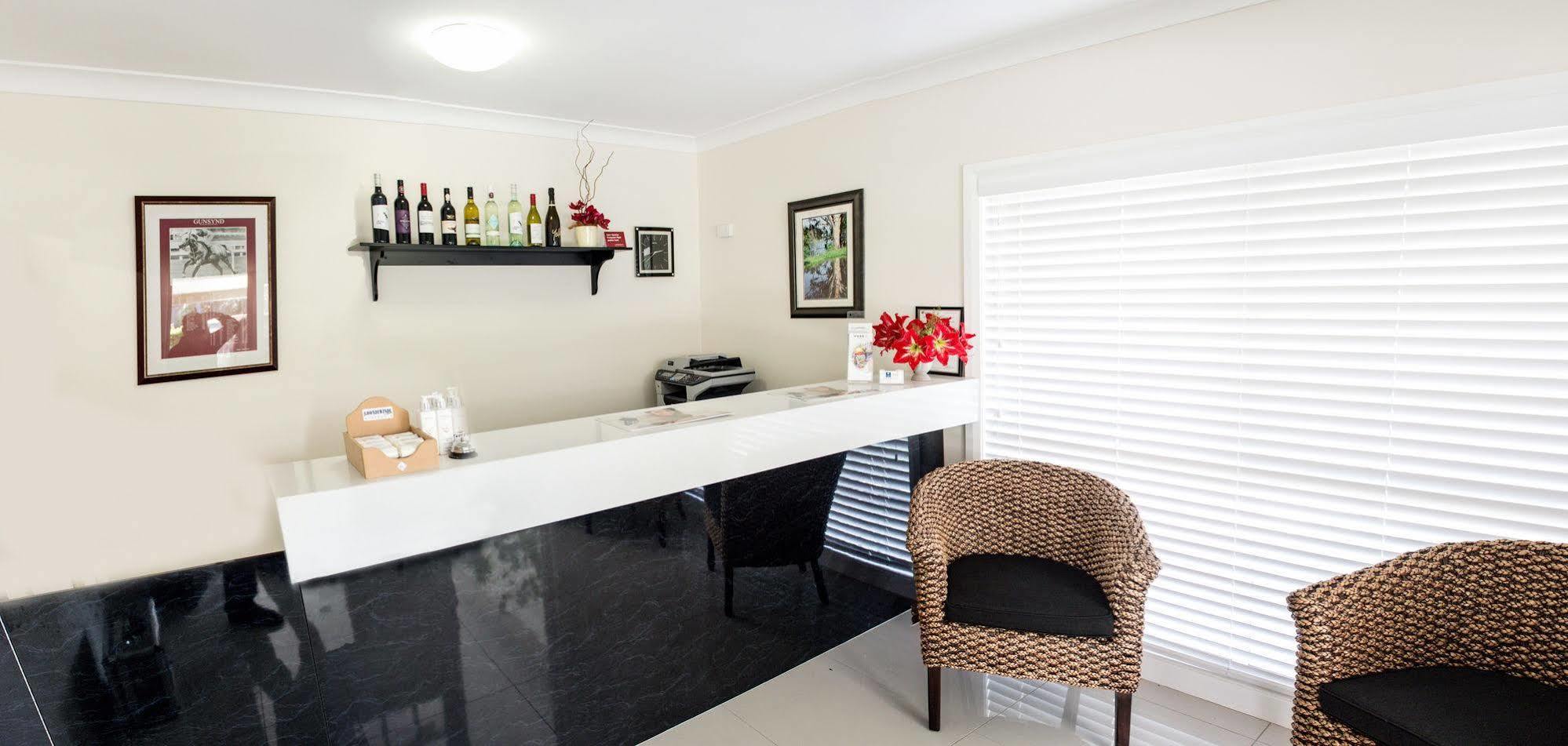Pioneer Motel Goondiwindi Bagian luar foto