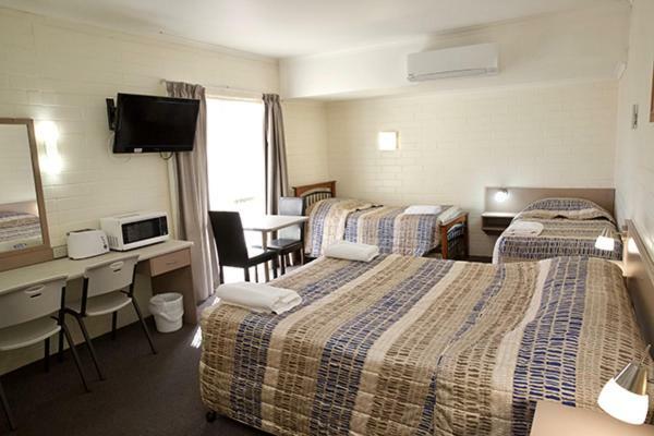 Pioneer Motel Goondiwindi Bagian luar foto