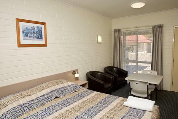 Pioneer Motel Goondiwindi Bagian luar foto