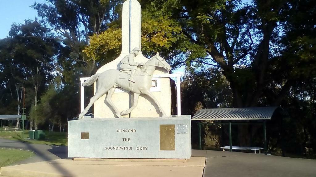 Pioneer Motel Goondiwindi Bagian luar foto