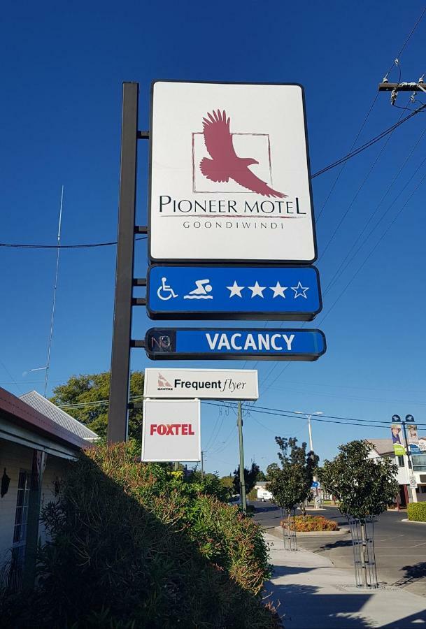 Pioneer Motel Goondiwindi Bagian luar foto